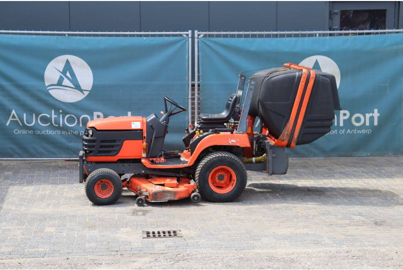 Kubota BX2200D - جزازة عشب الحدائق: صورة 1 Kubota BX2200D - جزازة عشب الحدائق: صورة 1
