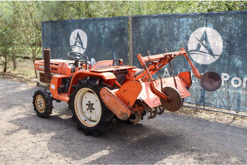 Kubota ZB1600 - جرار: صورة 4 Kubota ZB1600 - جرار: صورة 4