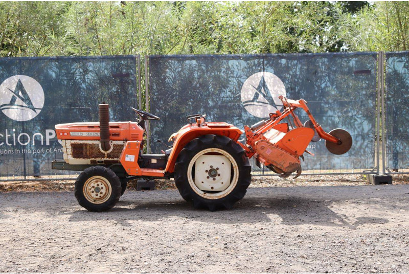 Kubota ZB1600 - جرار: صورة 2 Kubota ZB1600 - جرار: صورة 2