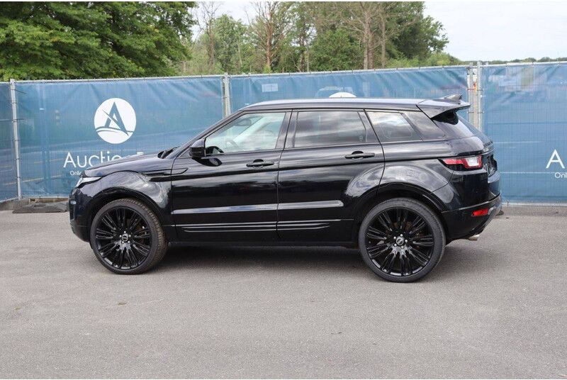 Land Rover Range Rover - سيارة دفع رباعي: صورة 3 Land Rover Range Rover - سيارة دفع رباعي: صورة 3