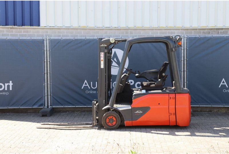 Linde E16L-02 - رافعة شوكية كهربائية: صورة 2 Linde E16L-02 - رافعة شوكية كهربائية: صورة 2
