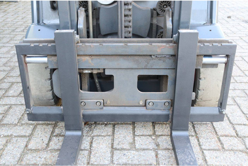 رافعة شوكية كهربائية Linde E16P-02: صورة 12 رافعة شوكية كهربائية Linde E16P-02: صورة 12