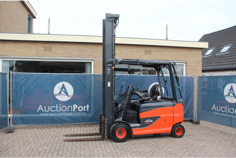 Linde E30RHL-01/600 - رافعة شوكية كهربائية: صورة 1 Linde E30RHL-01/600 - رافعة شوكية كهربائية: صورة 1