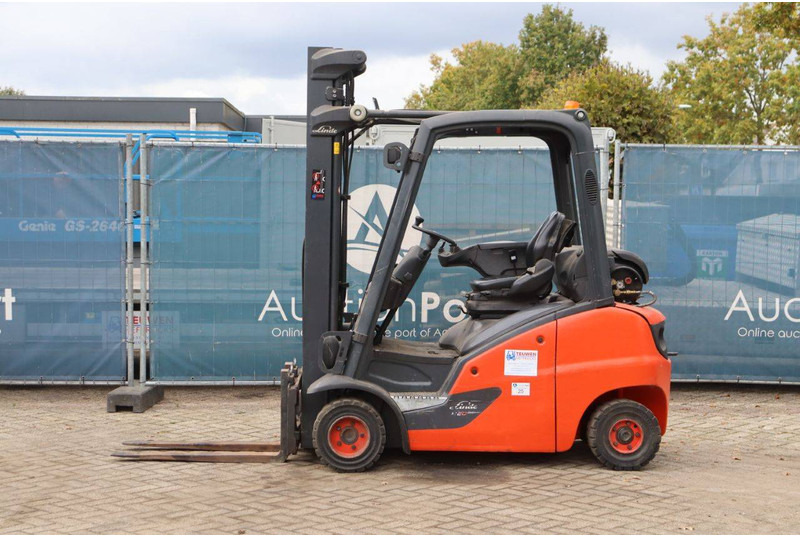 Linde H20T-01 - رافعة شوكية تعمل بالغاز: صورة 2 Linde H20T-01 - رافعة شوكية تعمل بالغاز: صورة 2
