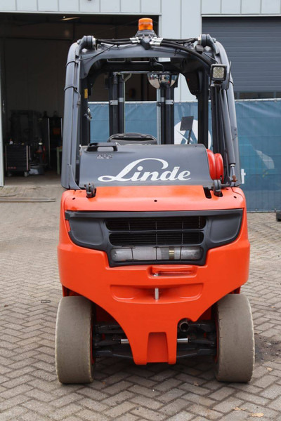 Linde H25T-02 - رافعة شوكية تعمل بالغاز: صورة 5 Linde H25T-02 - رافعة شوكية تعمل بالغاز: صورة 5