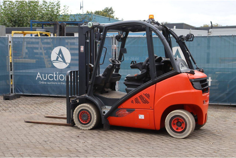 Linde H25T-02 - رافعة شوكية تعمل بالغاز: صورة 3 Linde H25T-02 - رافعة شوكية تعمل بالغاز: صورة 3