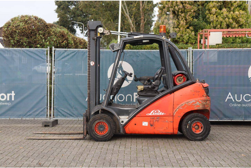 Linde H25T - رافعة شوكية تعمل بالغاز: صورة 2 Linde H25T - رافعة شوكية تعمل بالغاز: صورة 2