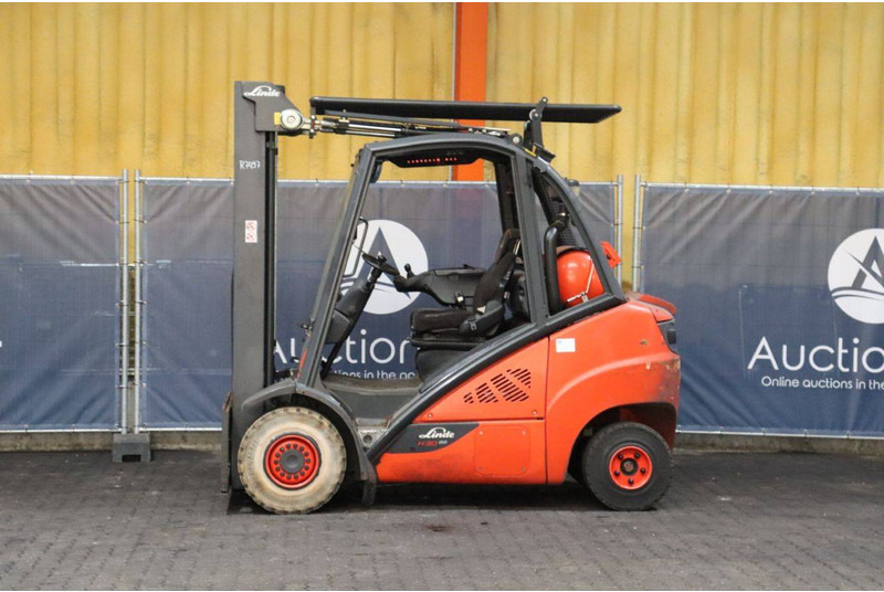 Linde H30T-02 - رافعة شوكية تعمل بالغاز: صورة 2 Linde H30T-02 - رافعة شوكية تعمل بالغاز: صورة 2