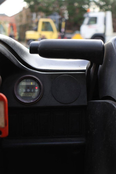 رافعة شوكية للوصول للأماكن الضيقة Linde R16: صورة 18