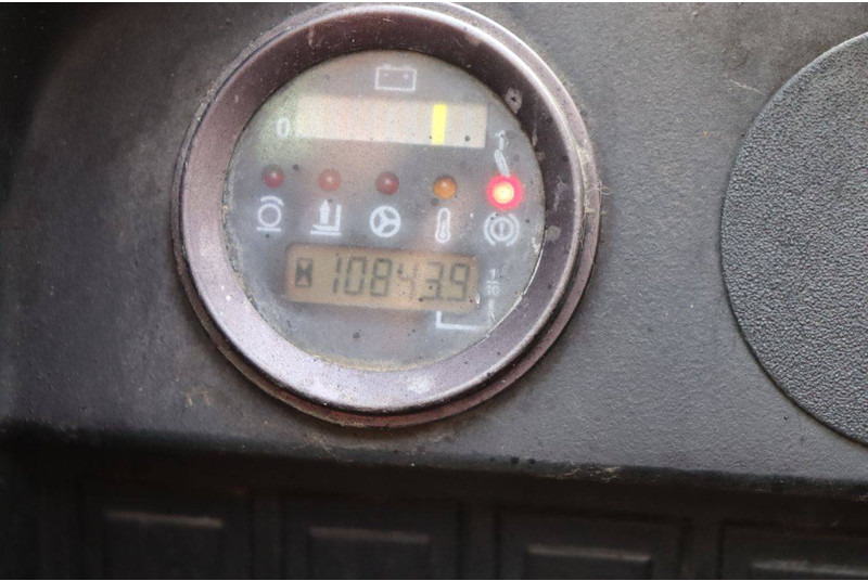 رافعة شوكية للوصول للأماكن الضيقة Linde R16: صورة 19