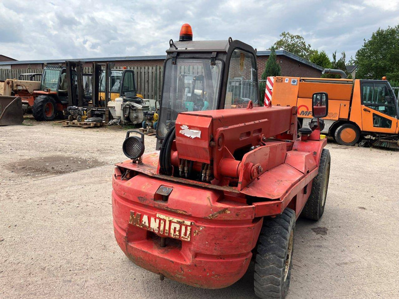 Manitou BTI220 - آلة رفع ونقل تلسكوبية: صورة 4 Manitou BTI220 - آلة رفع ونقل تلسكوبية: صورة 4