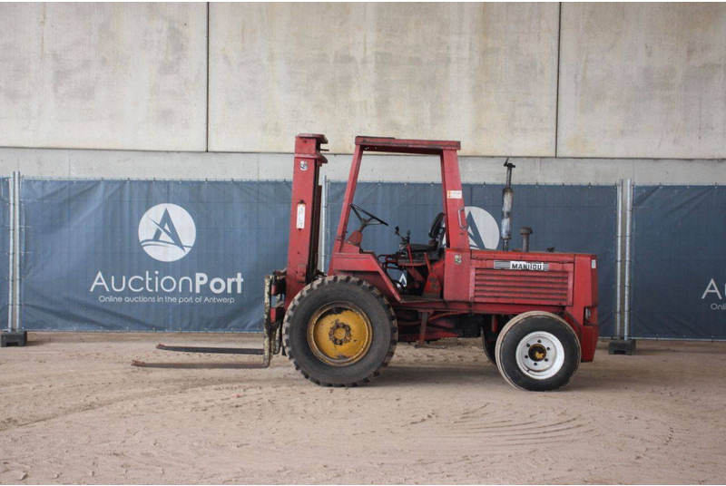 Manitou MC250 - رافعة شوكية للأراضي الوعرة: صورة 2 Manitou MC250 - رافعة شوكية للأراضي الوعرة: صورة 2