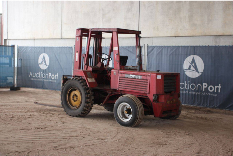 Manitou MC250 - رافعة شوكية للأراضي الوعرة: صورة 3 Manitou MC250 - رافعة شوكية للأراضي الوعرة: صورة 3