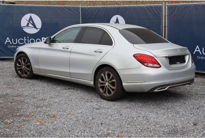 Mercedes-Benz C-Klasse 200 - سيدان: صورة 4 Mercedes-Benz C-Klasse 200 - سيدان: صورة 4