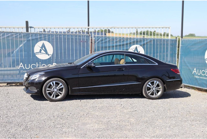 Mercedes-Benz E-Klasse 200 - سيارة: صورة 1 Mercedes-Benz E-Klasse 200 - سيارة: صورة 1
