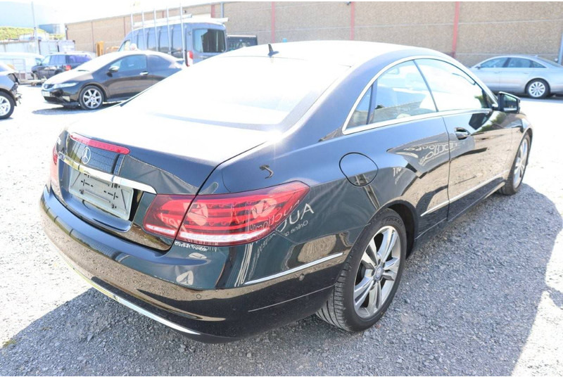 Mercedes-Benz E-Klasse 200 - سيارة: صورة 5 Mercedes-Benz E-Klasse 200 - سيارة: صورة 5