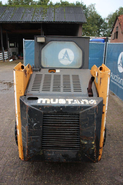 Mustang 2040 - اللودر بعجل: صورة 4 Mustang 2040 - اللودر بعجل: صورة 4