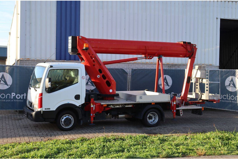 Nissan Cabstar 35.12 - منصة محمولة مثبتة على الشاحنة: صورة 1 Nissan Cabstar 35.12 - منصة محمولة مثبتة على الشاحنة: صورة 1