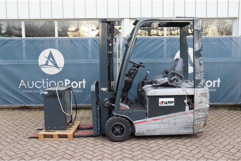 Nissan G1N1L18Q - رافعة شوكية كهربائية: صورة 2 Nissan G1N1L18Q - رافعة شوكية كهربائية: صورة 2