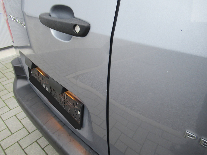 Peugeot Partner 1.5 BlueHDi Automatic - فان: صورة 5 Peugeot Partner 1.5 BlueHDi Automatic - فان: صورة 5