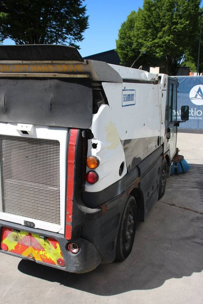 Schmidt Compact 200 Sweeper - سياره كنس شوارع: صورة 5 Schmidt Compact 200 Sweeper - سياره كنس شوارع: صورة 5