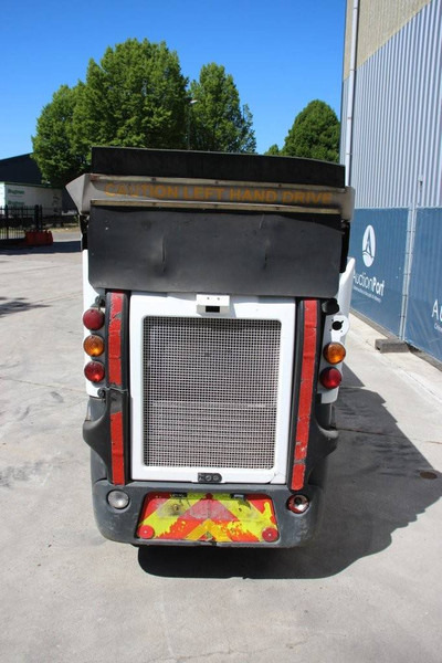 Schmidt Compact 200 Sweeper - سياره كنس شوارع: صورة 4 Schmidt Compact 200 Sweeper - سياره كنس شوارع: صورة 4