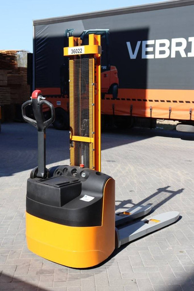 Still - آلة تكديس: صورة 5 Still - آلة تكديس: صورة 5