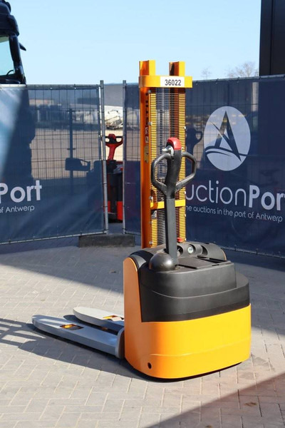 Still - آلة تكديس: صورة 3 Still - آلة تكديس: صورة 3