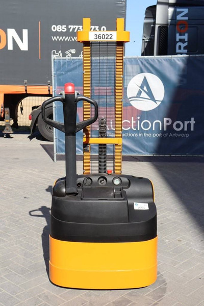 Still - آلة تكديس: صورة 4 Still - آلة تكديس: صورة 4