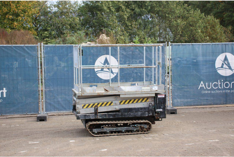 Tadano  - مرفاع مقصي: صورة 1 Tadano  - مرفاع مقصي: صورة 1