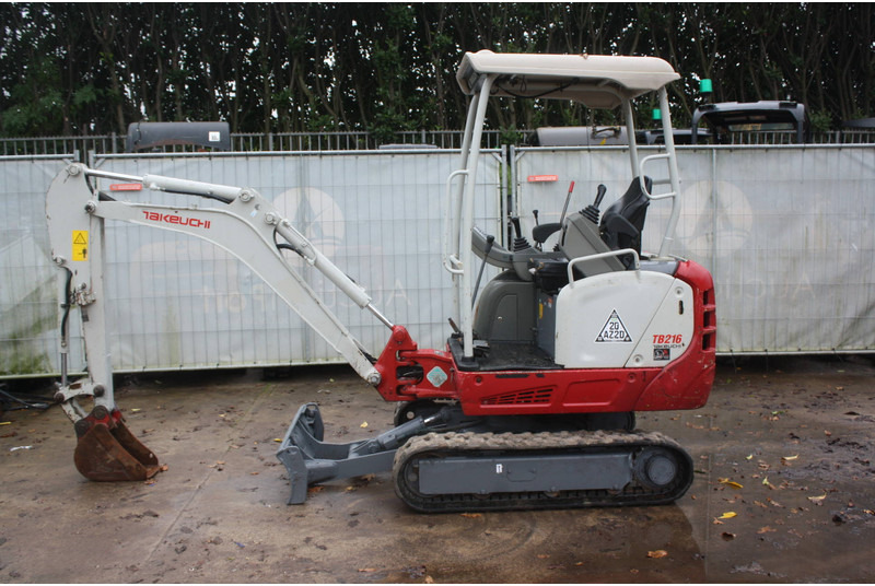 Takeuchi TB216 - حفار صغير: صورة 2 Takeuchi TB216 - حفار صغير: صورة 2