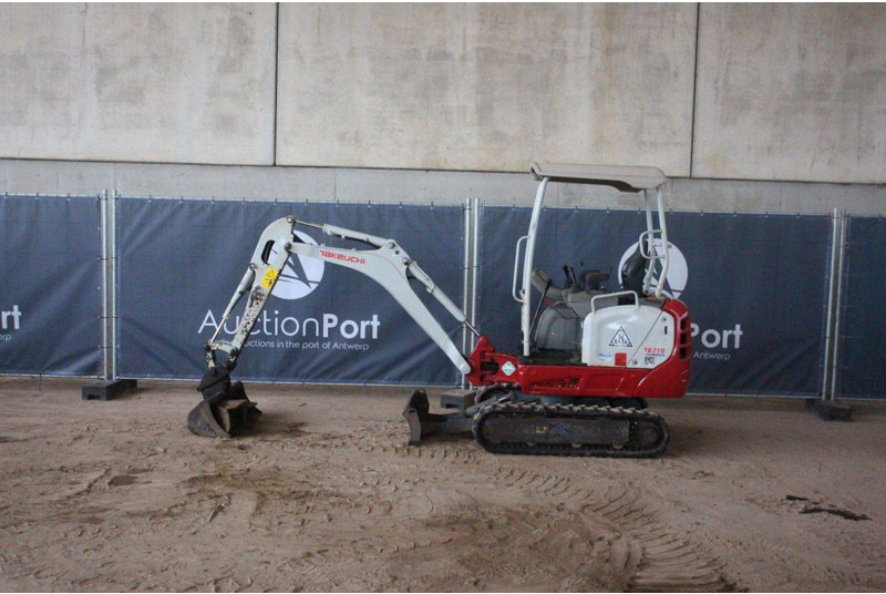 Takeuchi TB216 - حفار صغير: صورة 2 Takeuchi TB216 - حفار صغير: صورة 2
