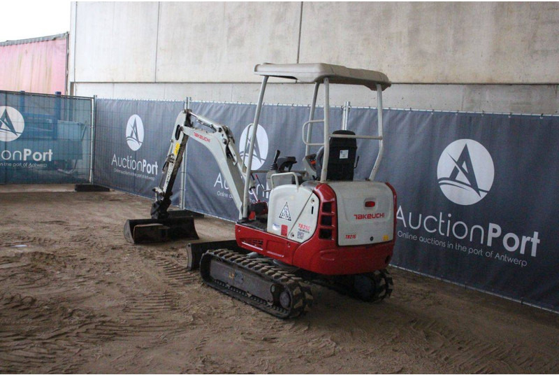 Takeuchi TB216 - حفار صغير: صورة 3 Takeuchi TB216 - حفار صغير: صورة 3