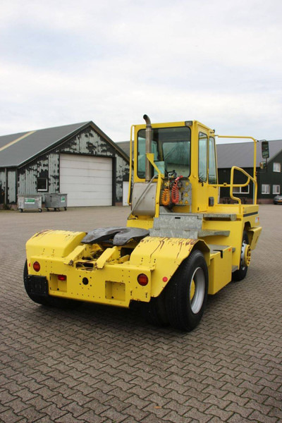 Terberg YT182 - شاحنة نقل نصف مقطورة بالميناء: صورة 5 Terberg YT182 - شاحنة نقل نصف مقطورة بالميناء: صورة 5