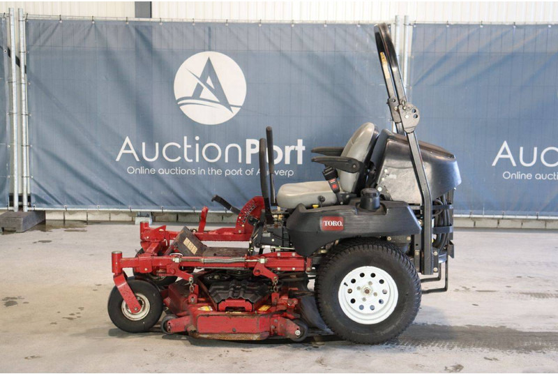 Toro Z Master Professional 7000 series - جزازة عشب الحدائق: صورة 2 Toro Z Master Professional 7000 series - جزازة عشب الحدائق: صورة 2