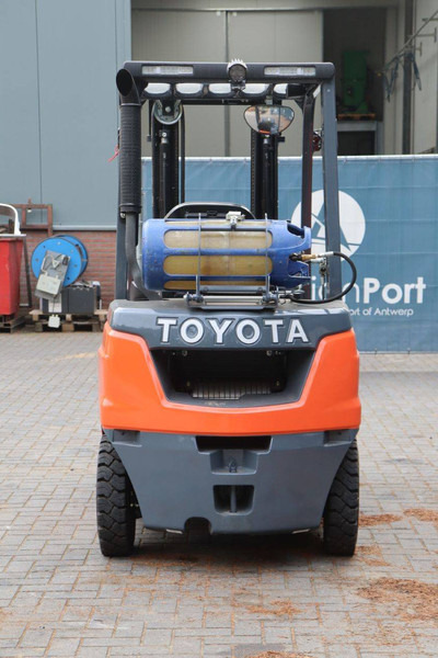 Toyota 02-8FGF25 - رافعة شوكية تعمل بالغاز: صورة 5 Toyota 02-8FGF25 - رافعة شوكية تعمل بالغاز: صورة 5