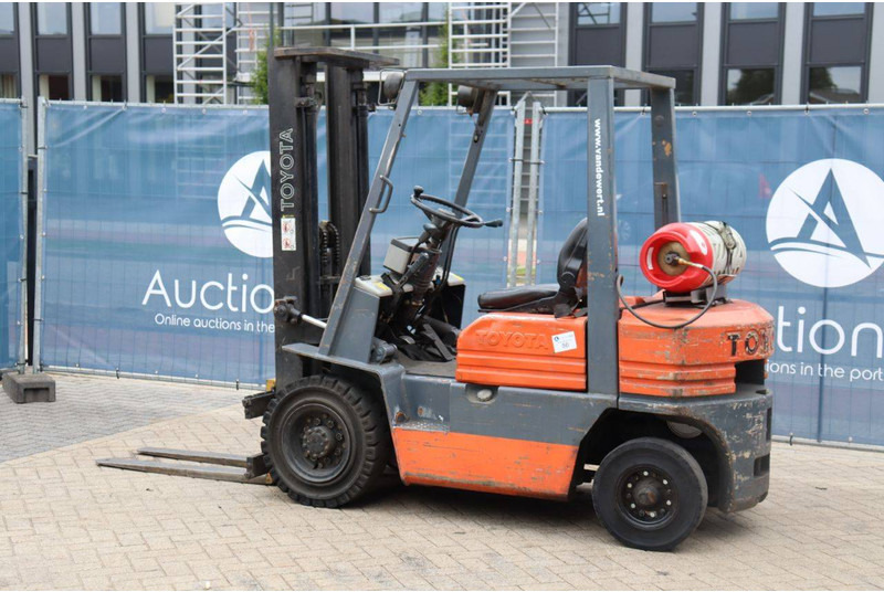 Toyota 42 5FG20 - رافعة شوكية تعمل بالغاز: صورة 3 Toyota 42 5FG20 - رافعة شوكية تعمل بالغاز: صورة 3