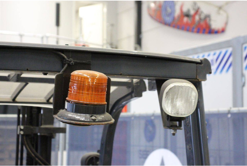 رافعة شوكية كهربائية Toyota 8FBE15T: صورة 17