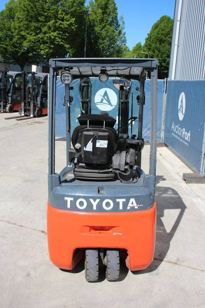 Toyota 8FBE16T - رافعة شوكية كهربائية: صورة 4 Toyota 8FBE16T - رافعة شوكية كهربائية: صورة 4