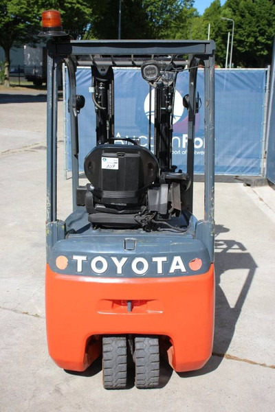 Toyota 8FBE18T - رافعة شوكية كهربائية: صورة 4 Toyota 8FBE18T - رافعة شوكية كهربائية: صورة 4