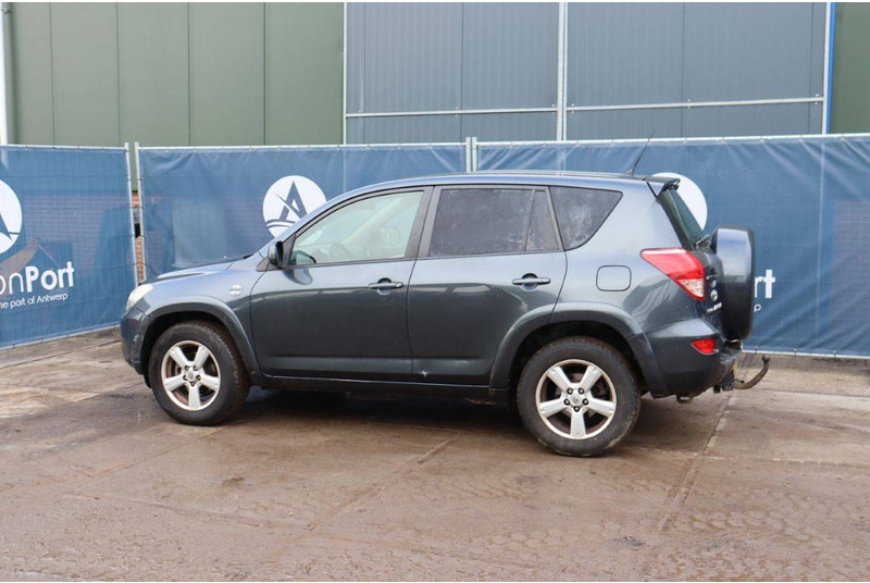 Toyota ALA30L-AWFGXW - سيارة دفع رباعي: صورة 3 Toyota ALA30L-AWFGXW - سيارة دفع رباعي: صورة 3