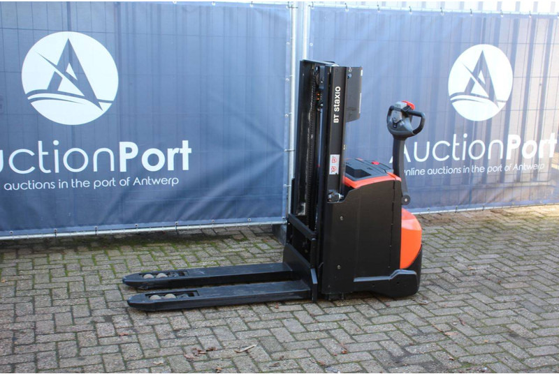 Toyota SWE200D - آلة تكديس: صورة 1 Toyota SWE200D - آلة تكديس: صورة 1