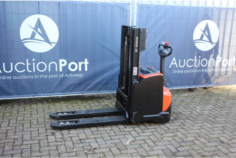 Toyota SWE200D - آلة تكديس: صورة 1 Toyota SWE200D - آلة تكديس: صورة 1