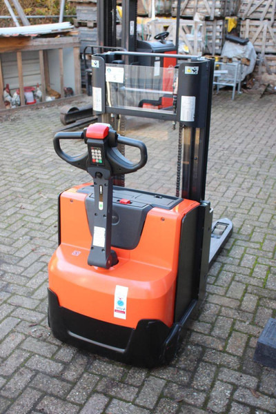 Toyota SWE200D - آلة تكديس: صورة 5 Toyota SWE200D - آلة تكديس: صورة 5