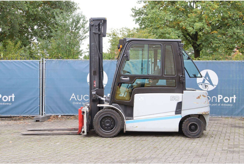 UniCarriers HX 50 - رافعة شوكية كهربائية: صورة 2 UniCarriers HX 50 - رافعة شوكية كهربائية: صورة 2