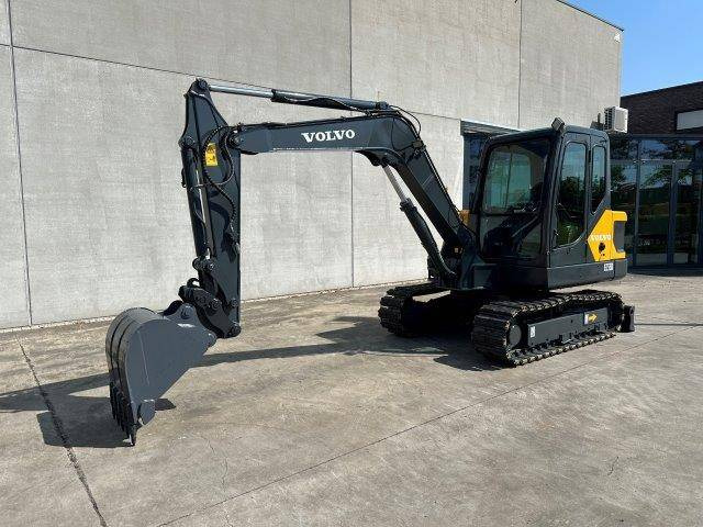 Volvo EC55D - حفار زاحف: صورة 1 Volvo EC55D - حفار زاحف: صورة 1