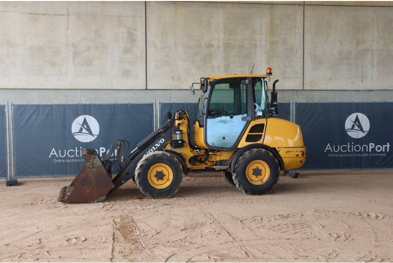 Volvo L25F-P - اللودر بعجل: صورة 1 Volvo L25F-P - اللودر بعجل: صورة 1