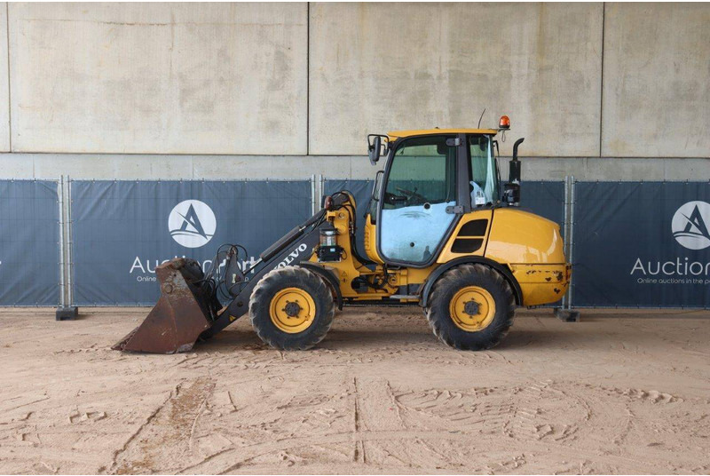 Volvo L25F-P - اللودر بعجل: صورة 2 Volvo L25F-P - اللودر بعجل: صورة 2