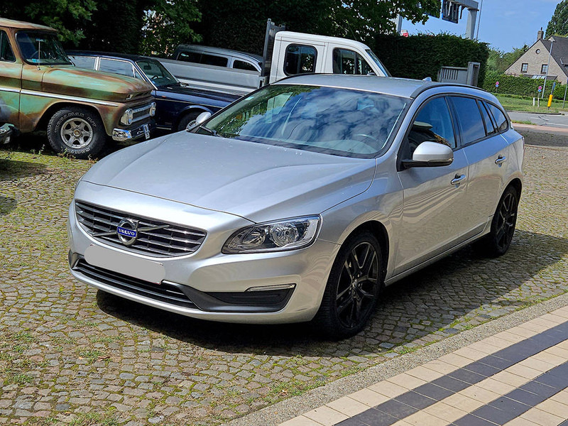 Volvo V60 D3 - سيدان: صورة 1 Volvo V60 D3 - سيدان: صورة 1