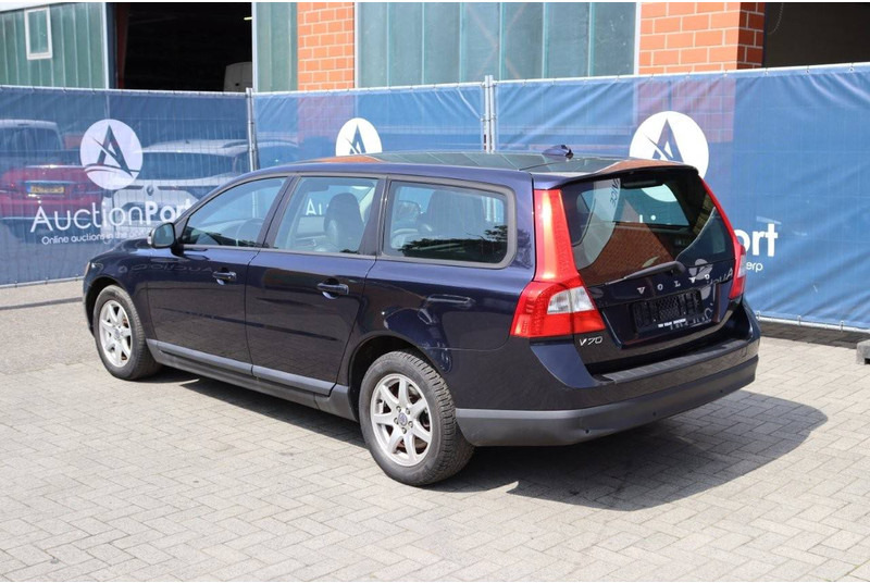 Volvo V70 - سيارة: صورة 4 Volvo V70 - سيارة: صورة 4